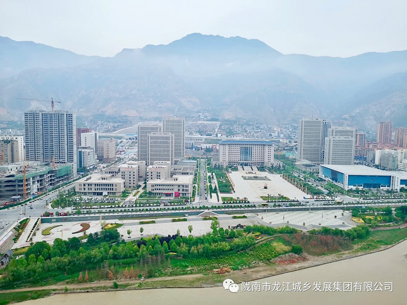 匠心傾注、喜封金頂——龍江?雙子座商住小區(qū)主體順利封頂