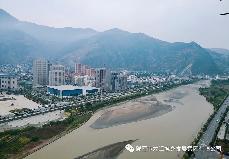 匠心傾注、喜封金頂——龍江?雙子座商住小區(qū)主體順利封頂