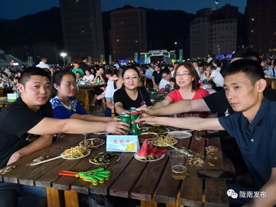 好嗨喲！隴南第一屆青島啤酒節(jié)開幕啦，為期8天