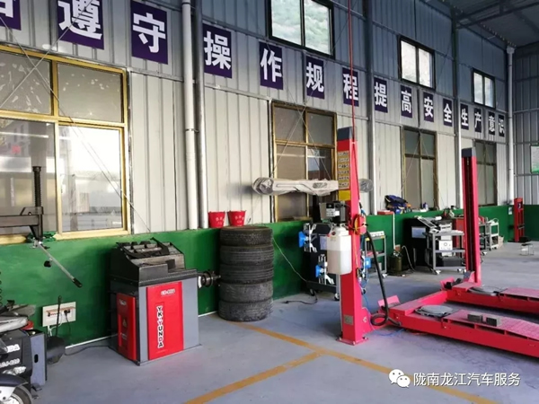 金錘鈑金，銀槍噴漆！龍江汽修值得信賴！