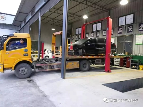 金錘鈑金，銀槍噴漆！龍江汽修值得信賴！