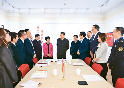 習(xí)近平：堅持、完善和發(fā)展中國特色社會主義國家制度 與法律制度