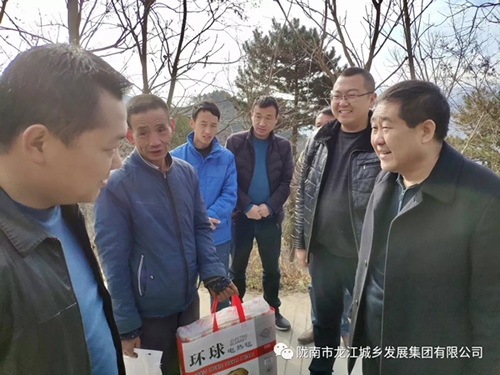 市龍江集團在文縣橋頭鎮(zhèn)安子坡村開展“解難題、辦實事、送溫暖”活動